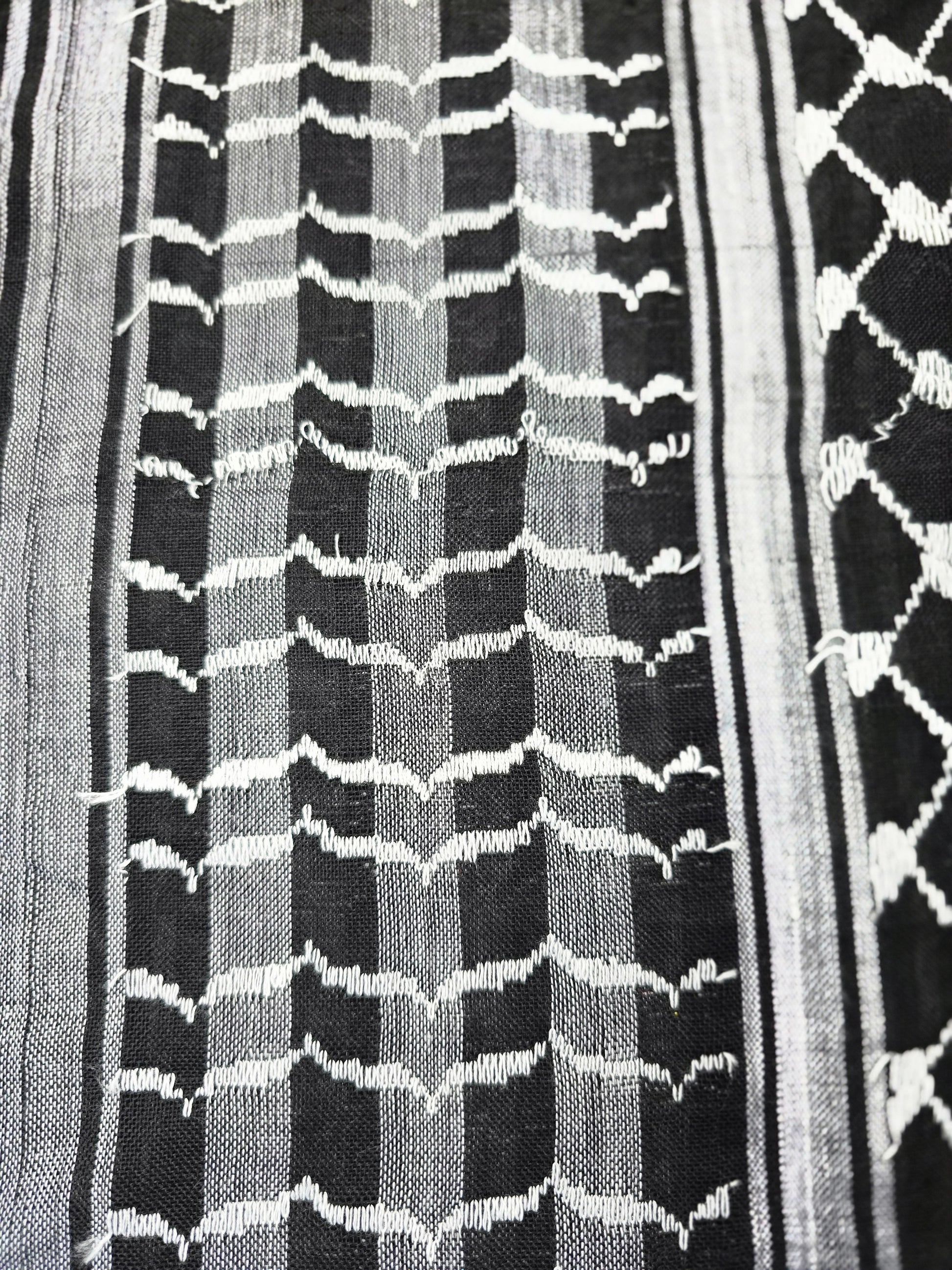 palestane keffiyeh with black strips rajaeen