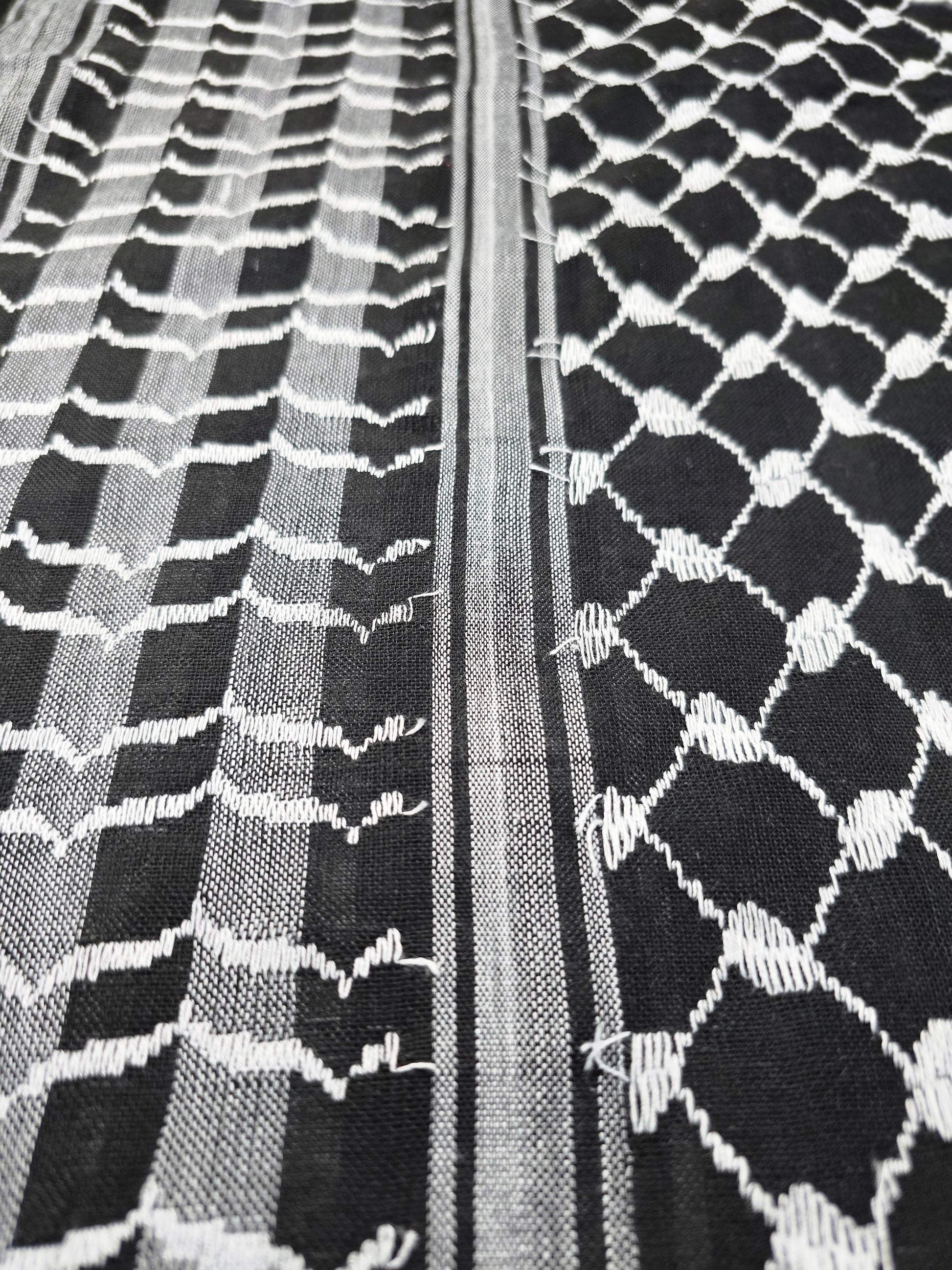 palestanian keffiyeh black strips rajaeen