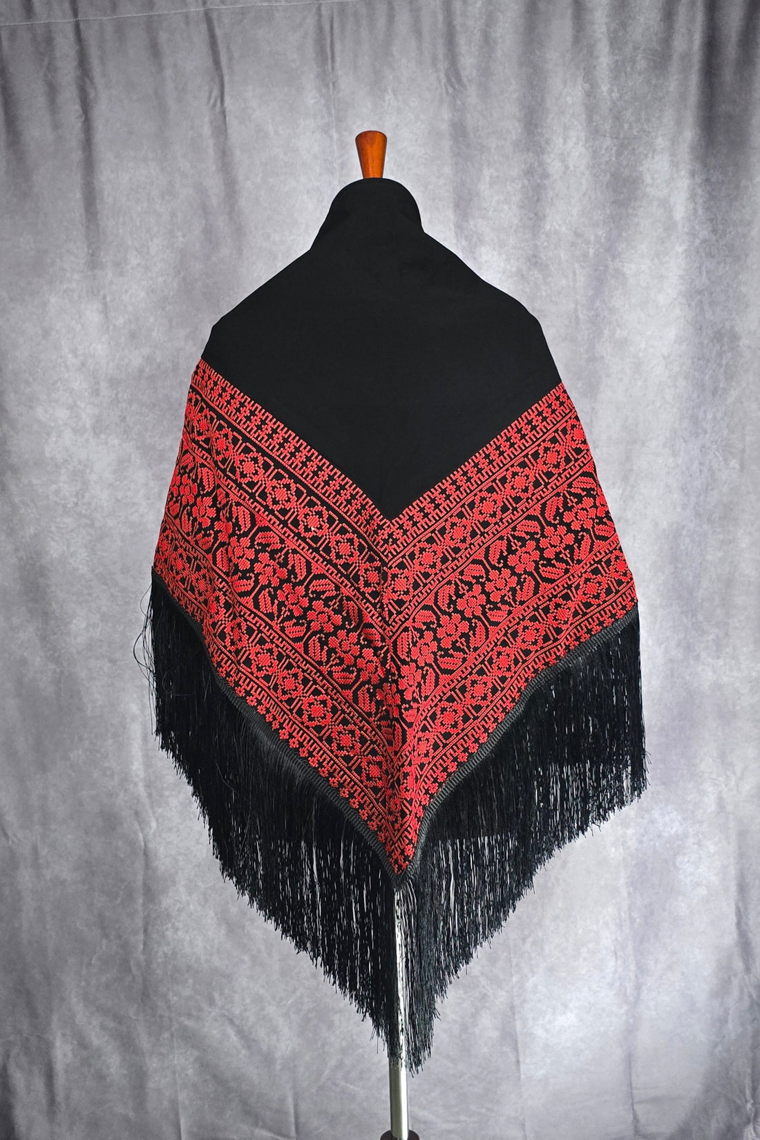machine embroidered palestinian shawl rajaeen