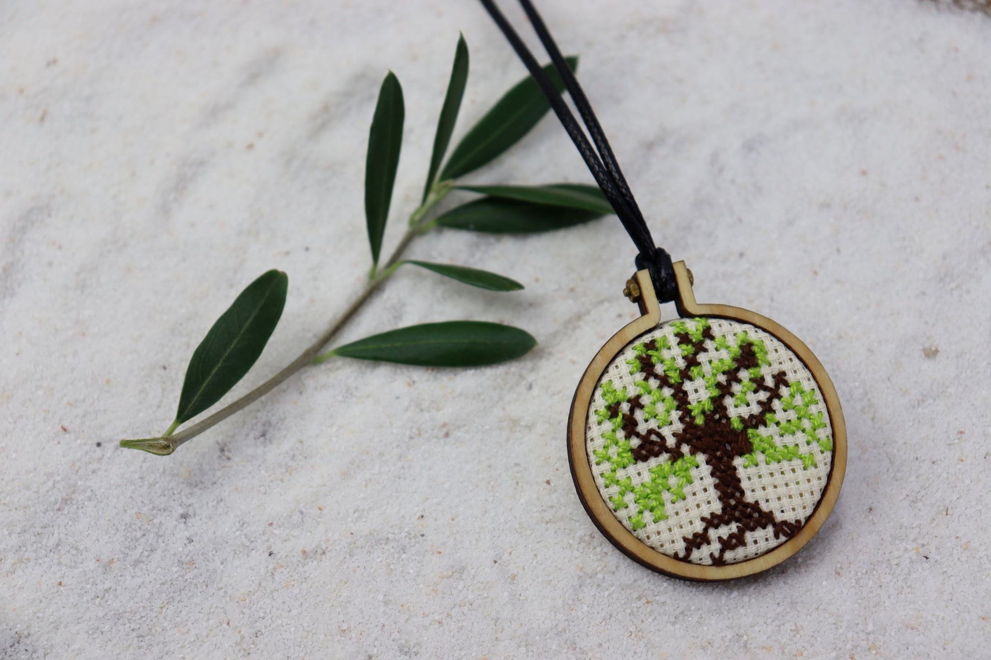olive trees wooden necklaces rajaeen