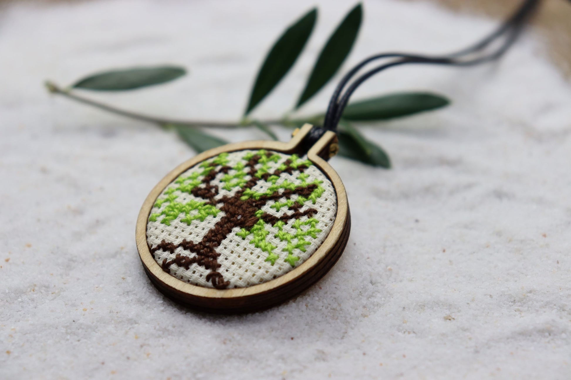 unique wooden necklace rajaeen
