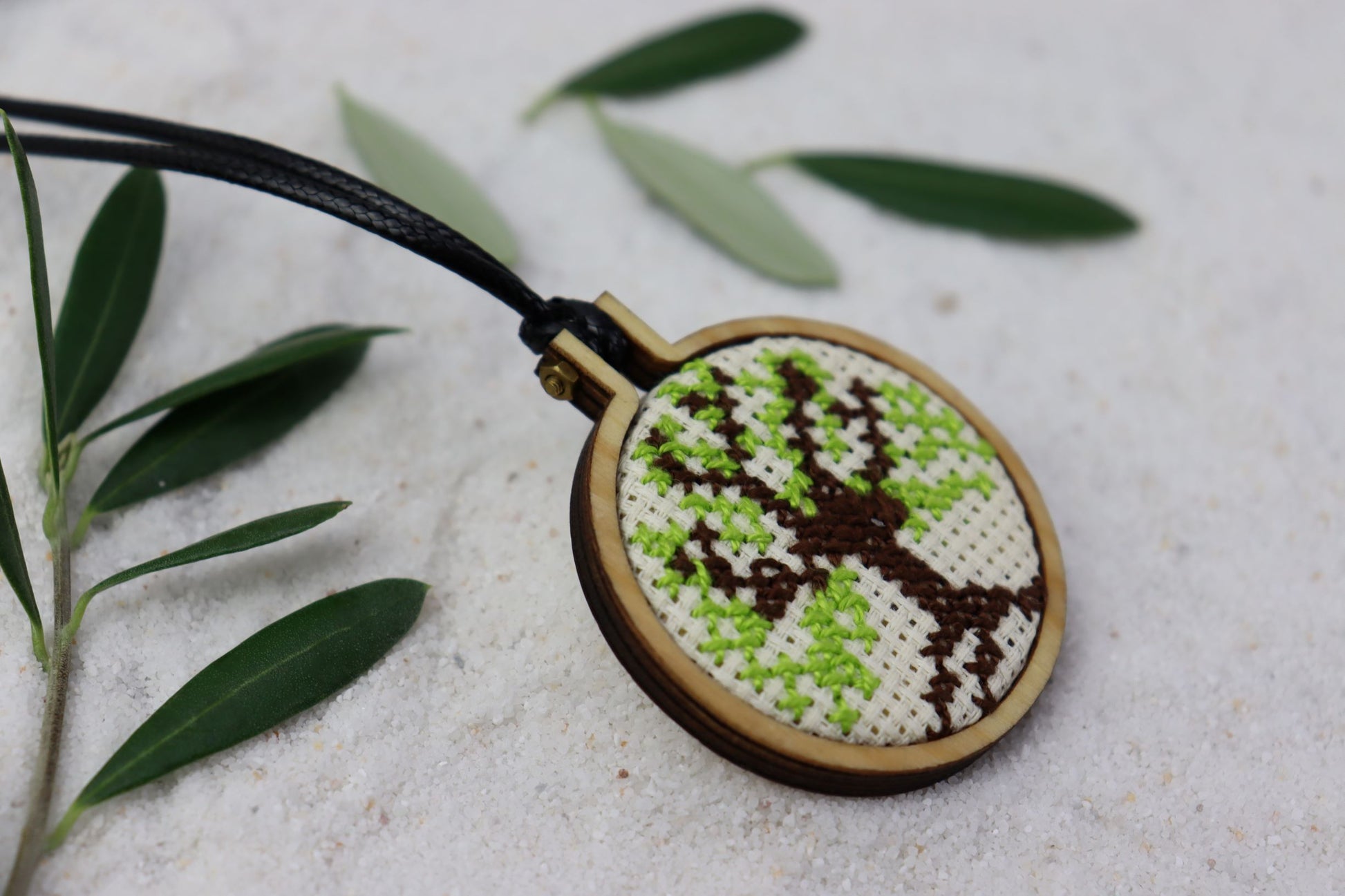 olive trees wooden necklaces rajaeen