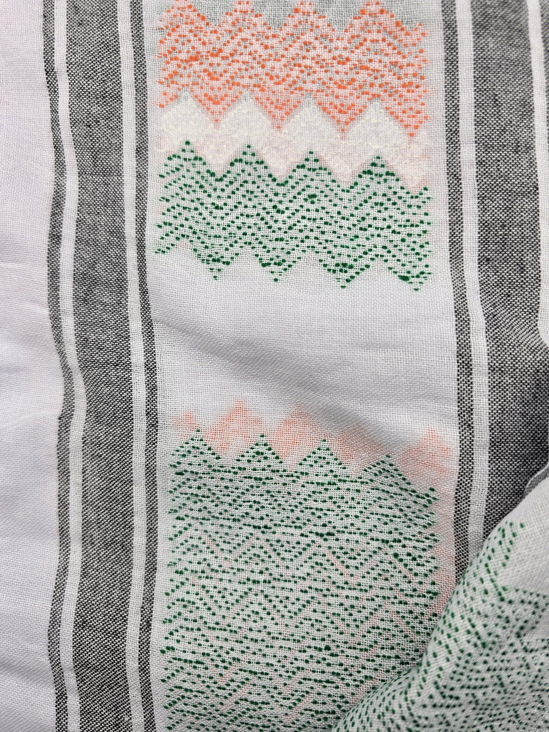 Ireland Flag Keffiyeh - White Tussles