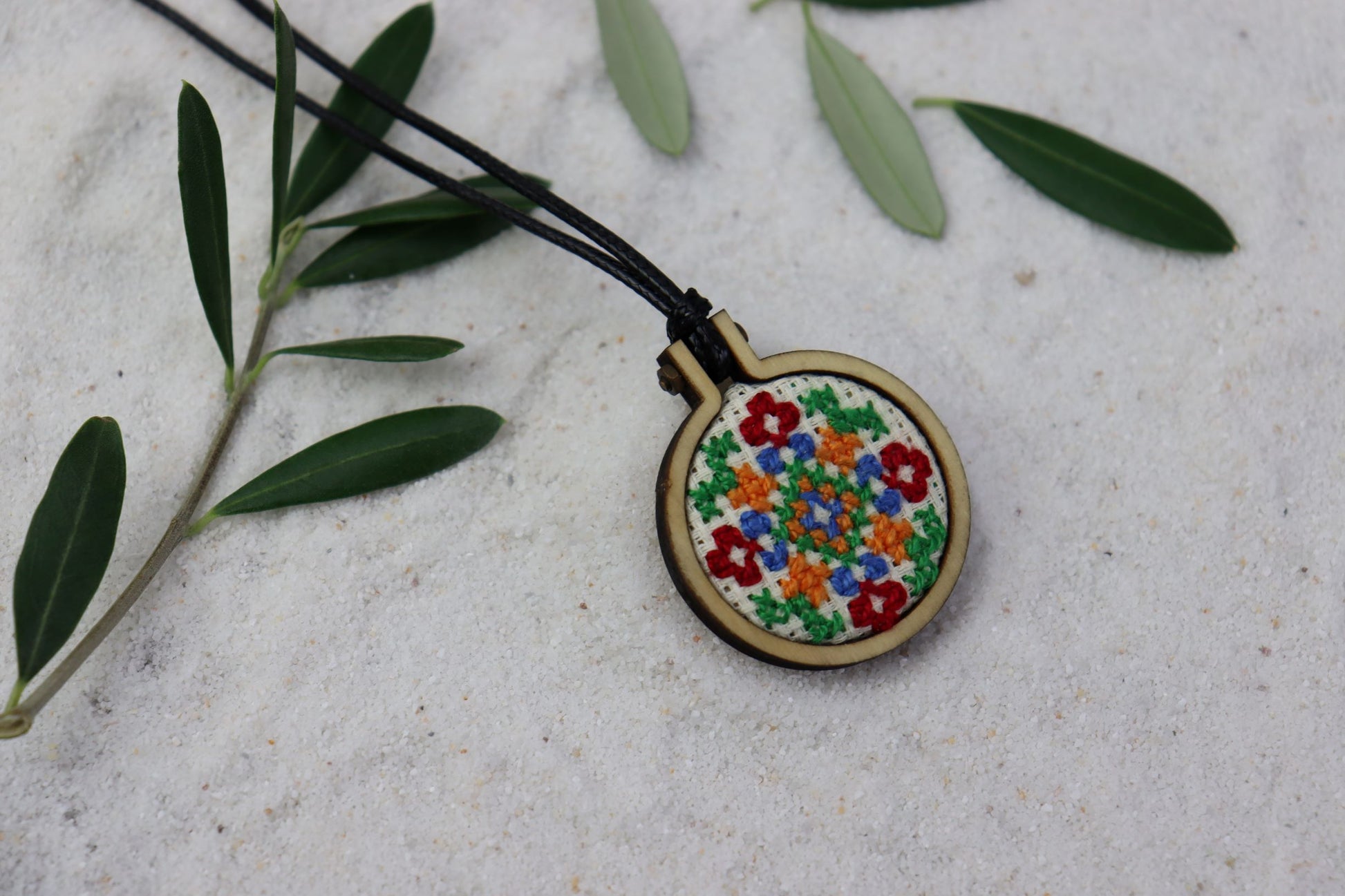 palestinian tatreez unique handmade flowers necklace rajaeen